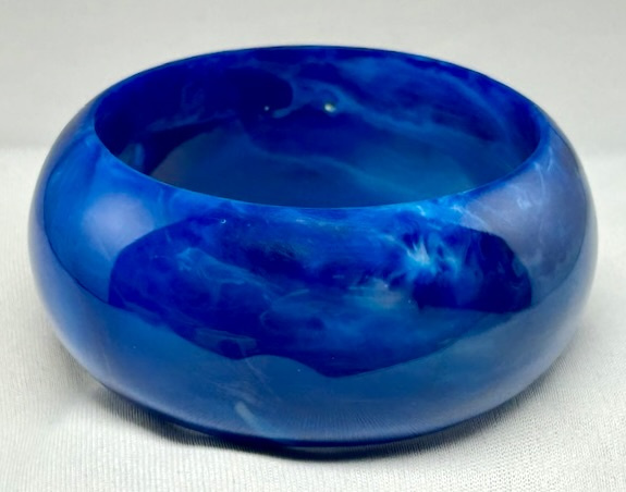 WT7 marbled cobalt blue resin bangle